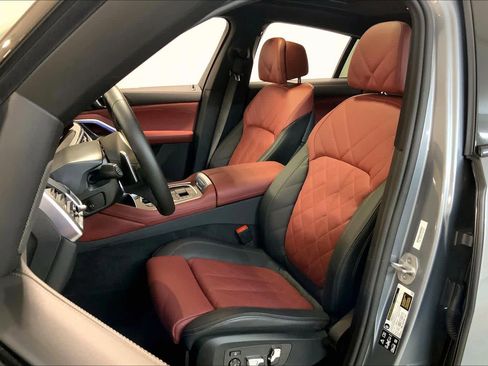 Used 2026 BMW X6 M60i image 8