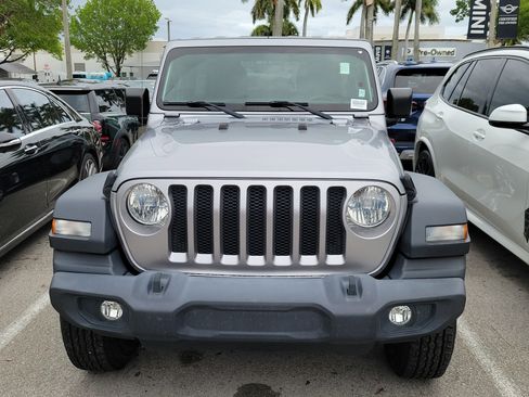 Used 2018 Jeep Wrangler Unlimited Sport S AWD/4WD image 2