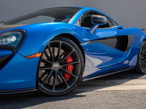 Used 2018 McLaren 570S Spider RWD image 30