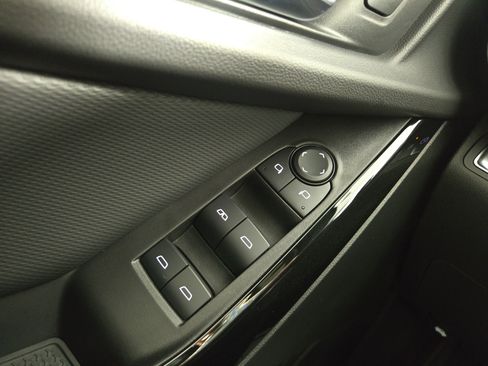 Certified 2025 Chevrolet Equinox LT w/ Convenience Package II image 30