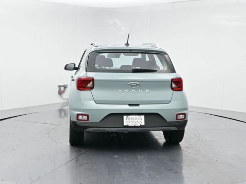 Used 2025 Hyundai Venue SEL FWD image 19