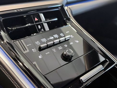 New 2025 Porsche Panamera 4 image 25