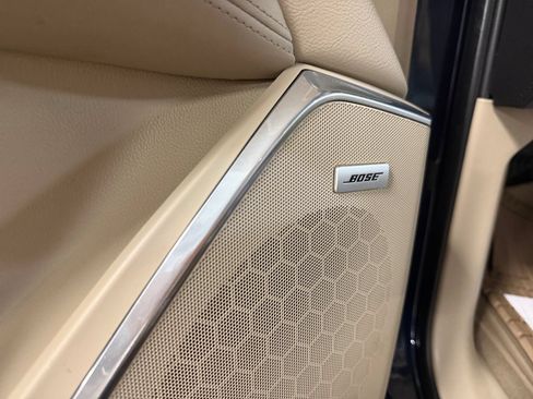 Used 2018 Cadillac Escalade ESV Premium Luxury AWD/4WD image 40