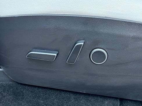 Used 2021 Tesla Model Y Performance image 30