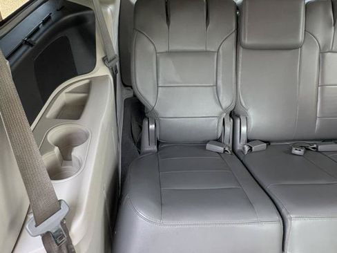 Used 2013 Volkswagen Routan SEL Premium FWD image 18