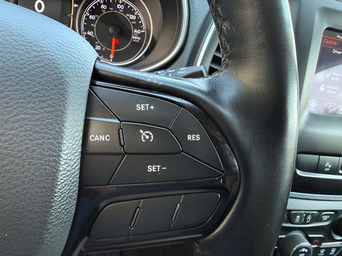 Used 2020 Jeep Cherokee Latitude Plus AWD/4WD image 14