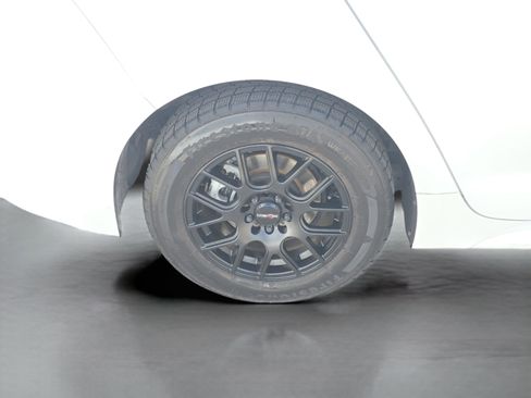 Used 2022 Toyota Corolla LE image 8