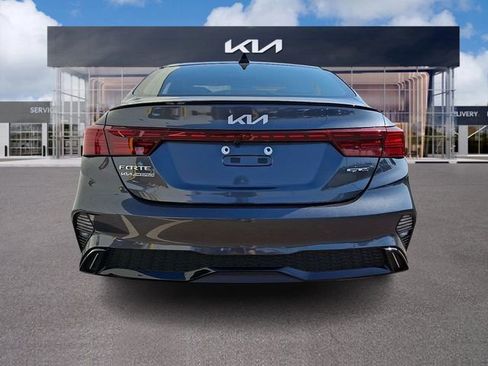 Used 2024 Kia Forte GT-Line w/ GT-Line Premium Package image 5