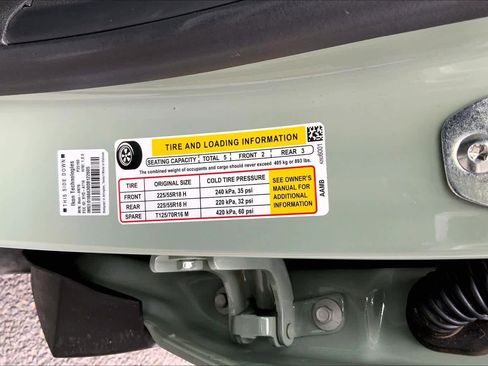 Used 2025 Chevrolet Trax ACTIV w/ Sunroof Package FWD image 37