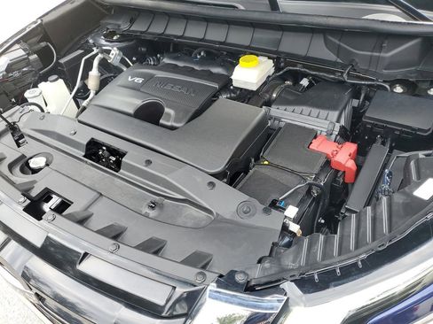 Used 2023 Nissan Pathfinder Platinum w/ Cargo Package image 9