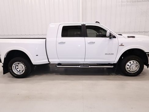 Used 2022 RAM 3500 Laramie AWD/4WD image 2