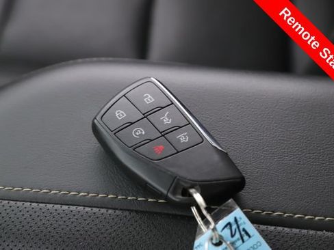 Used 2022 GMC Yukon SLT w/ Max Trailering Package AWD/4WD image 3