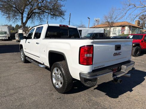 Used 2019 GMC Sierra 2500 SLT w/ Duramax Plus Package AWD/4WD image 12