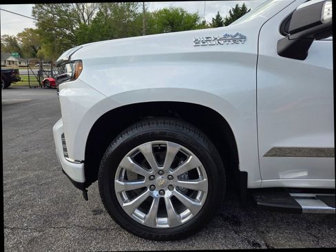 Used 2019 Chevrolet Silverado 1500 High Country AWD/4WD image 11