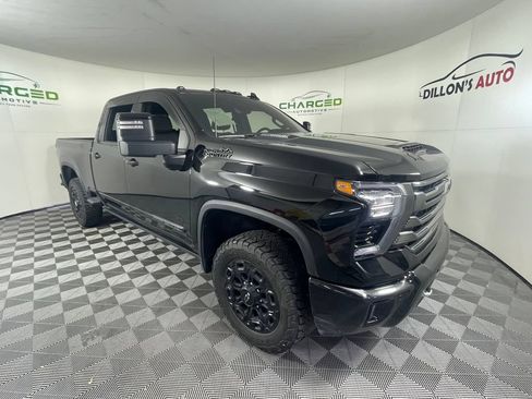 Used 2024 Chevrolet Silverado 2500 High Country w/ Midnight Edition AWD/4WD image 9