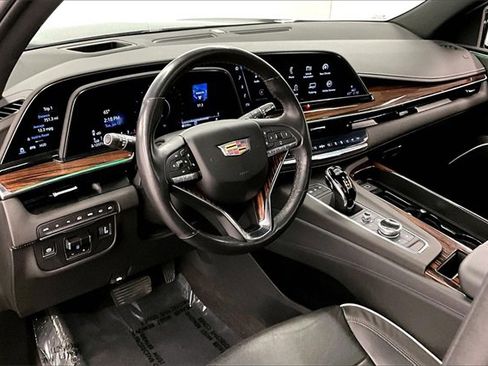 Used 2023 Cadillac Escalade Premium Luxury image 13