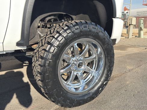 Used 2021 Chevrolet Silverado 2500 High Country w/ Z71 Off-Road Package image 23