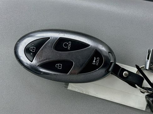 Used 2025 Hyundai Kona SEL FWD image 25