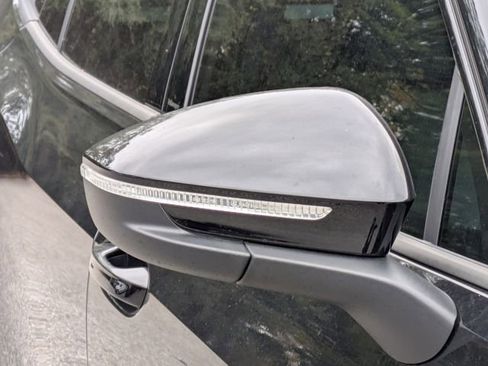 New 2026 Volkswagen Tiguan SE R-Line image 11