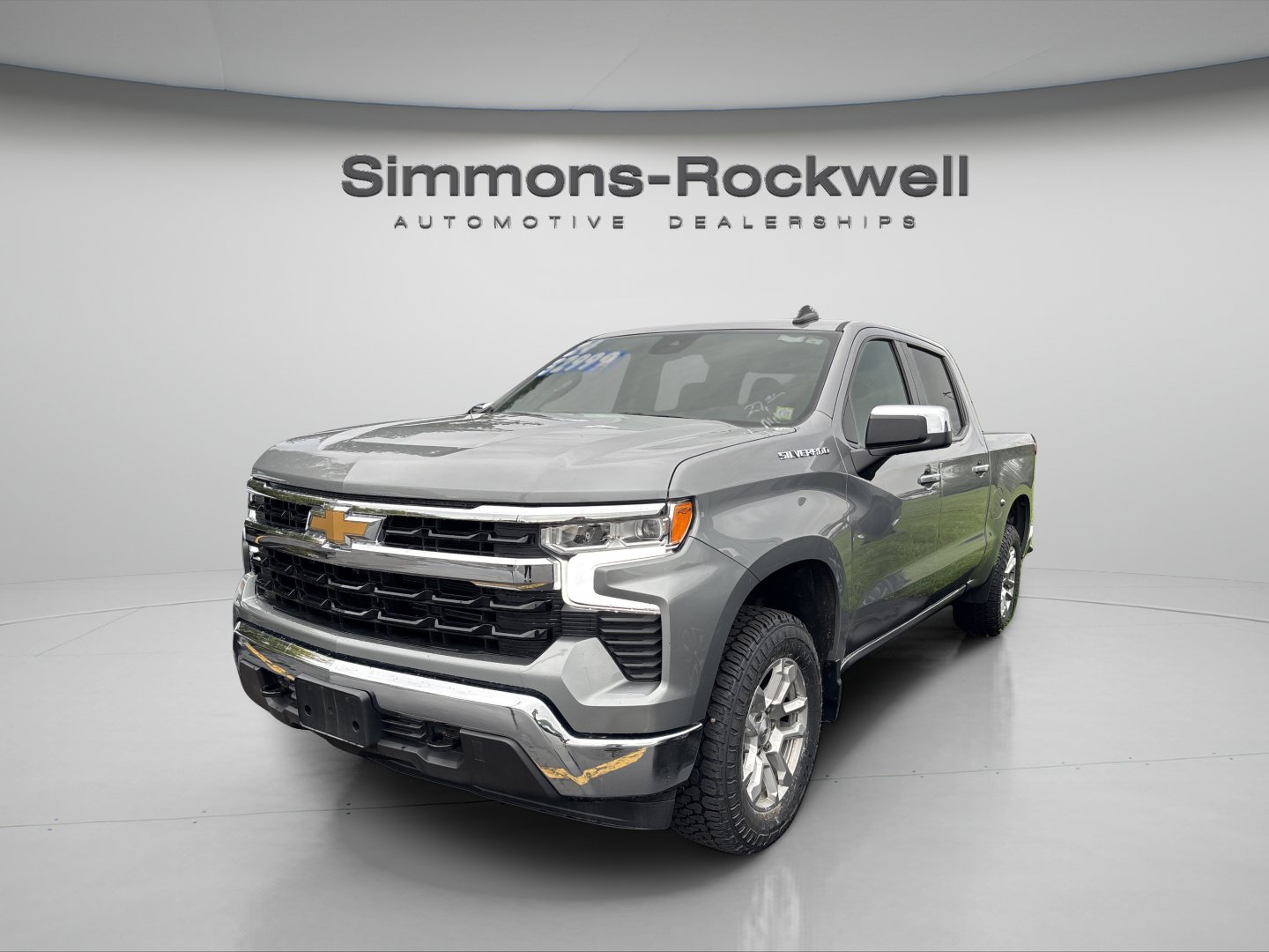 Used 2024 Chevrolet Silverado 1500 LT AWD/4WD image 2