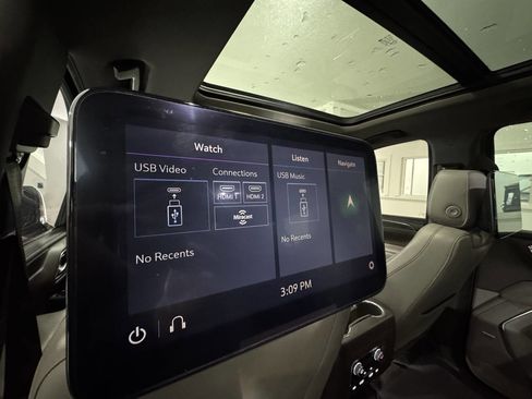 Used 2021 GMC Yukon XL SLT w/ Rear Media and Nav Package image 25