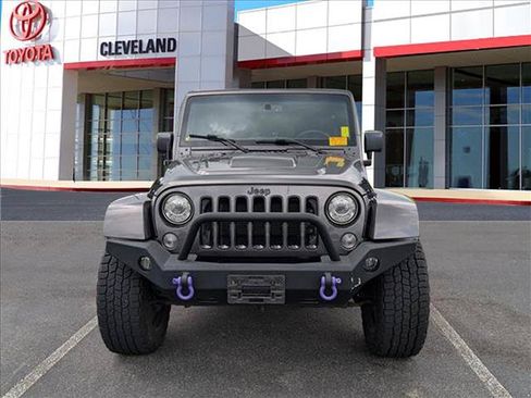 Used 2017 Jeep Wrangler Unlimited Sahara AWD/4WD image 3