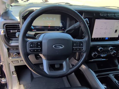 Used 2024 Ford F250 Lariat w/ Lariat Ultimate Package AWD/4WD image 18