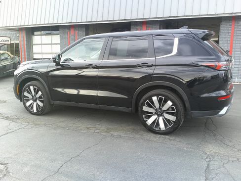 Used 2025 Mitsubishi Outlander SE AWD/4WD image 15