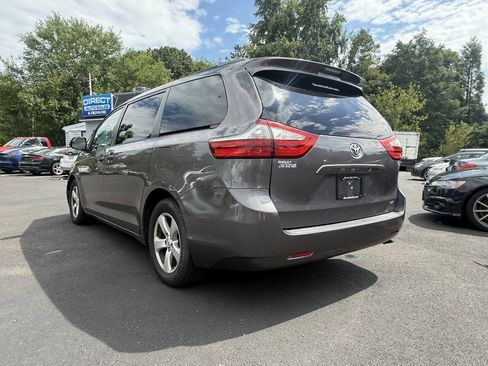 Used 2015 Toyota Sienna LE FWD image 7