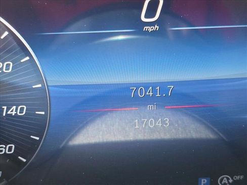 Used 2023 Mercedes-Benz GLC 300 4MATIC image 11