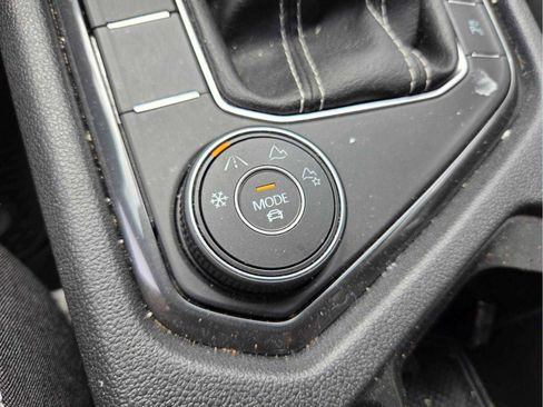 Used 2024 Volkswagen Tiguan SEL R-Line image 24