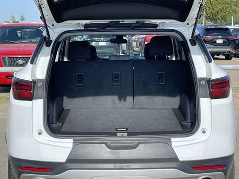 Used 2025 Chevrolet Blazer LT FWD image 28