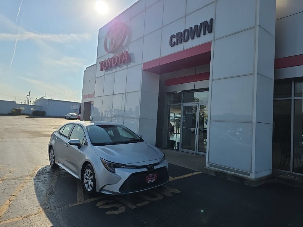 Used 2025 Toyota Corolla LE FWD image 1