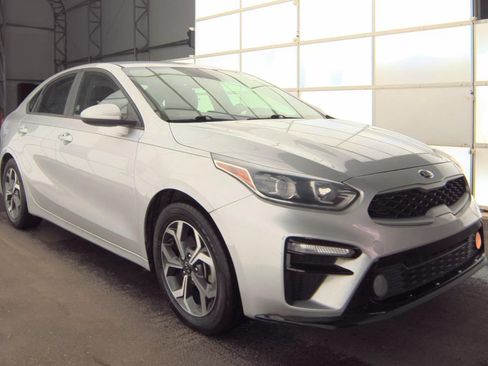 Used 2019 Kia Forte LXS FWD image 3