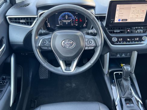 Used 2023 Toyota Corolla Cross XLE AWD/4WD image 14