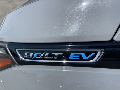 Used 2020 Chevrolet Bolt Premier w/ Infotainment Package FWD image 2