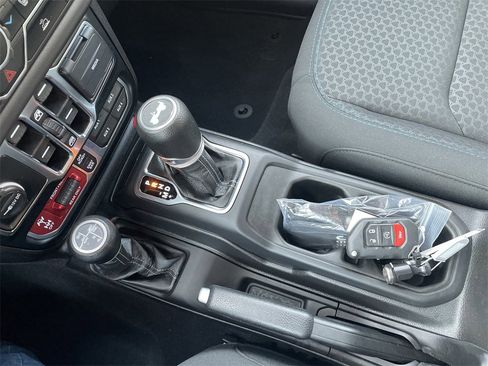 Used 2024 Jeep Wrangler Unlimited Rubicon 4xe w/ Technology Group image 21