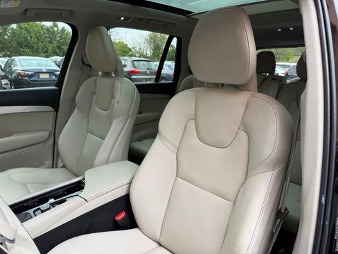 Used 2018 Volvo XC90 T5 Momentum w/ Convenience Package AWD/4WD image 11