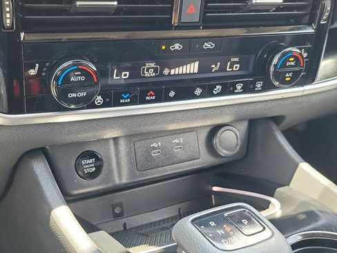 Certified 2024 Nissan Rogue SL w/ SL Premium Package FWD image 31