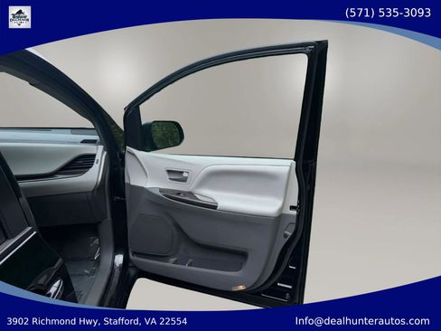 Used 2016 Toyota Sienna XLE Premium FWD image 14