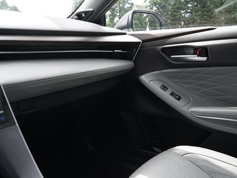 Used 2022 Toyota Avalon Limited w/ Advanced Safety Package FWD image 27