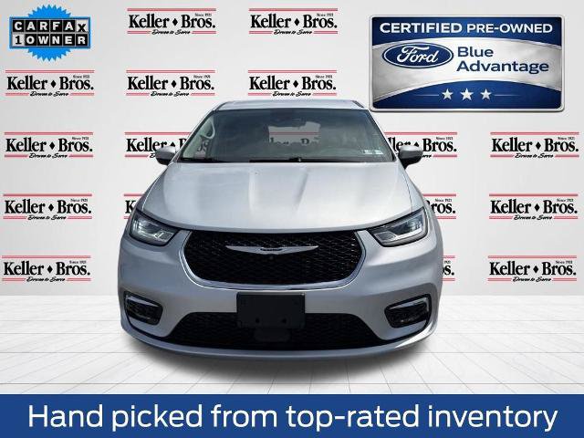 Used 2023 Chrysler Pacifica Touring-L AWD/4WD image 2