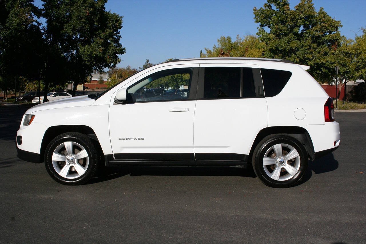 Used 2016 Jeep Compass Latitude AWD/4WD image 6