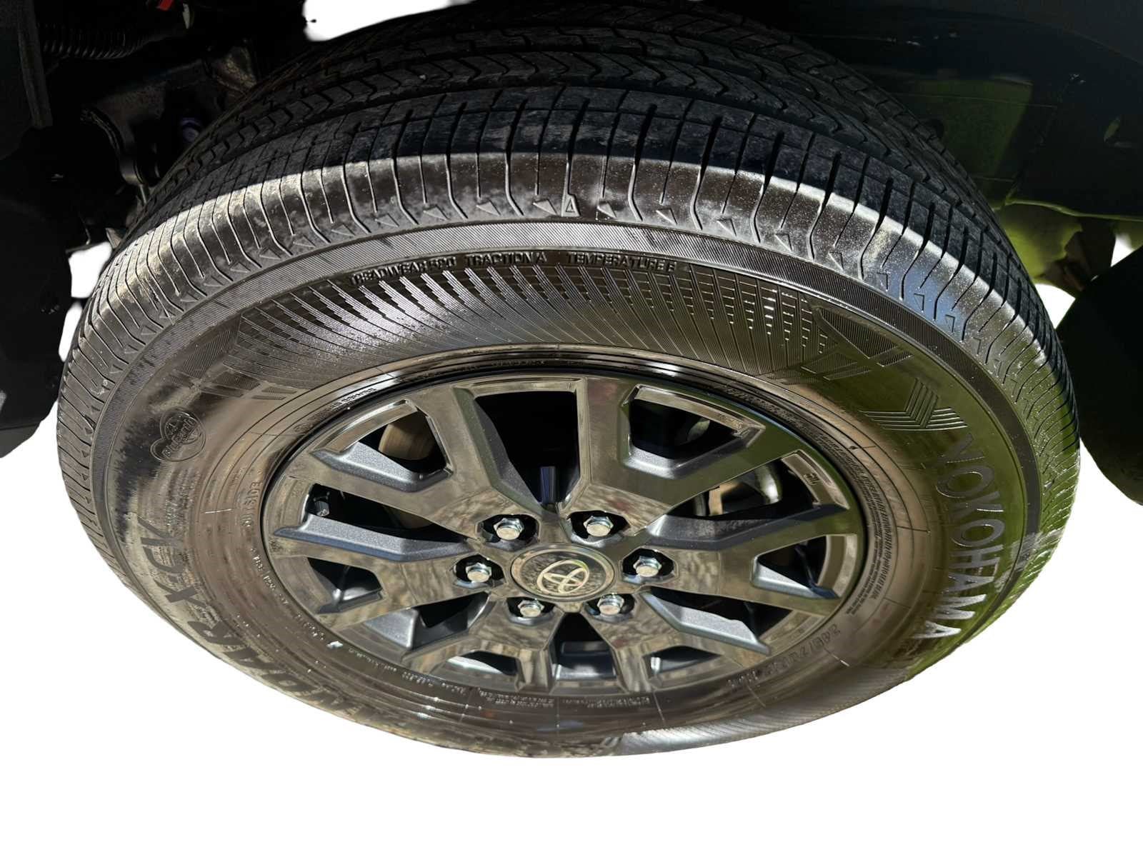 Used 2025 Toyota 4Runner SR5 AWD/4WD image 9