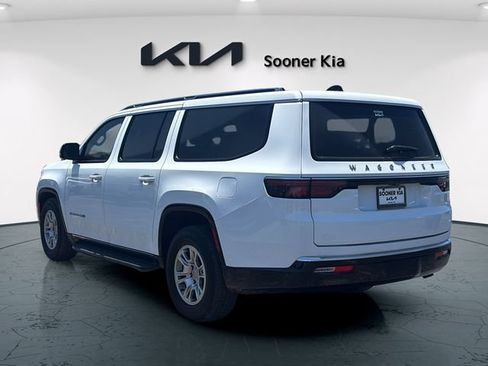 Used 2024 Jeep Wagoneer L 4WD w/ Convenience Group I image 4