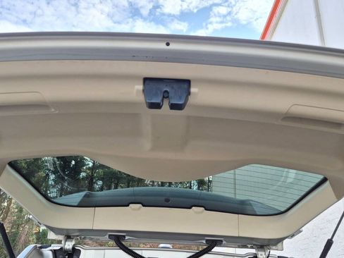 Used 2012 Land Rover LR2 HSE image 60