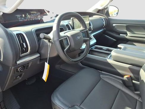 New 2025 Ford Expedition Platinum image 12