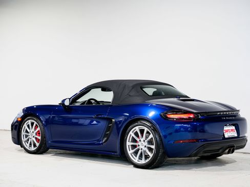 Used 2022 Porsche 718 Boxster S image 8