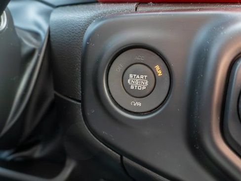 Used 2023 Jeep Wrangler Unlimited Rubicon w/ Cold Weather Group AWD/4WD image 25