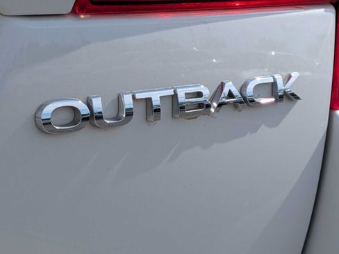 Used 2016 Subaru Outback 2.5i Premium AWD/4WD image 11